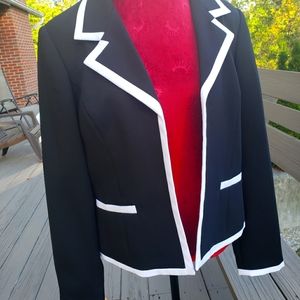 Black with white trim Due per Due suit jacket Size 10 NWOT